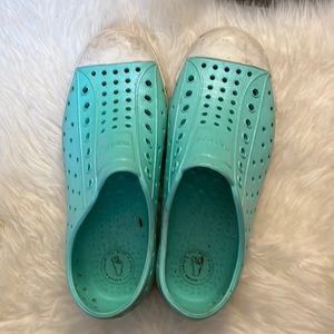 Turquoise native shoes perfect for summer